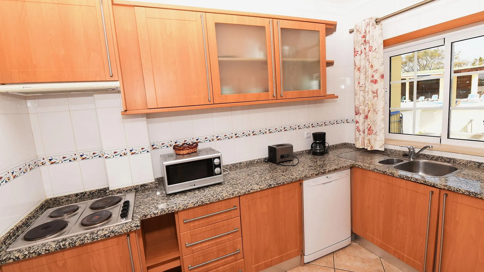 Praia Da Lota Apartments 만타로타